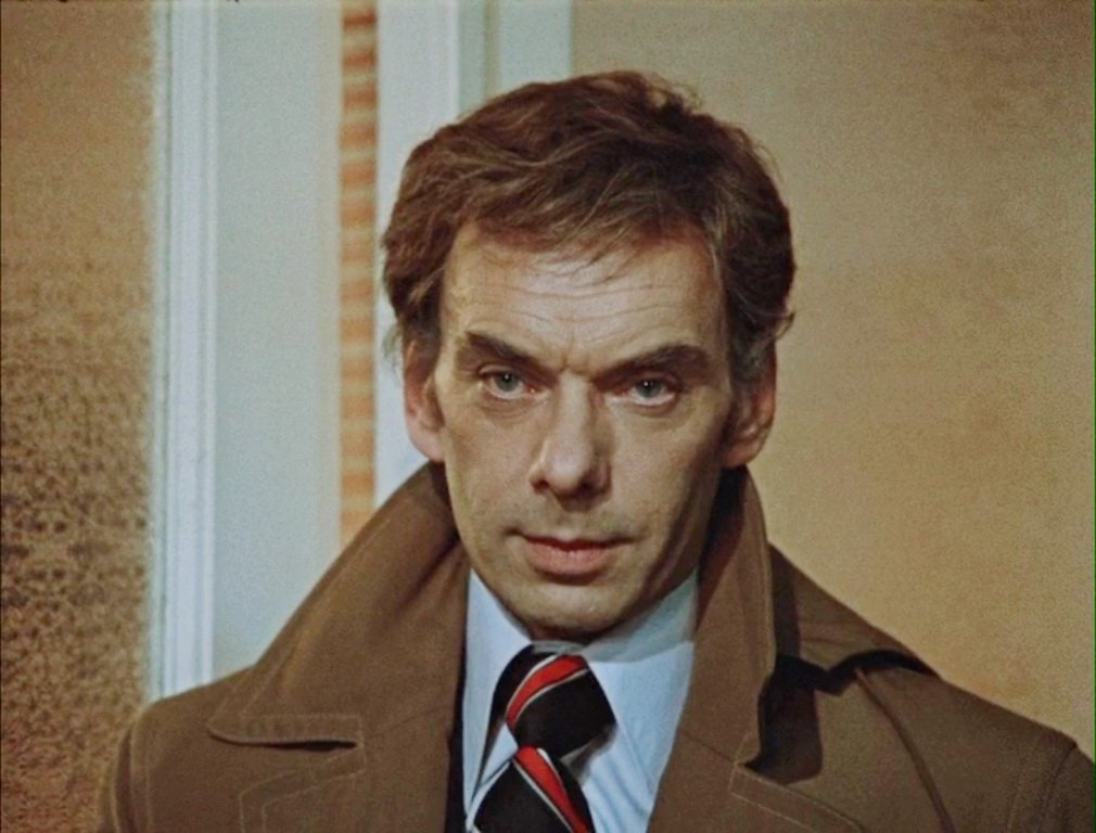 Только истинные знатоки эпохи СССР наберут 10/10: узнаете этих актеров по фото? Скриншот фильма (18+)