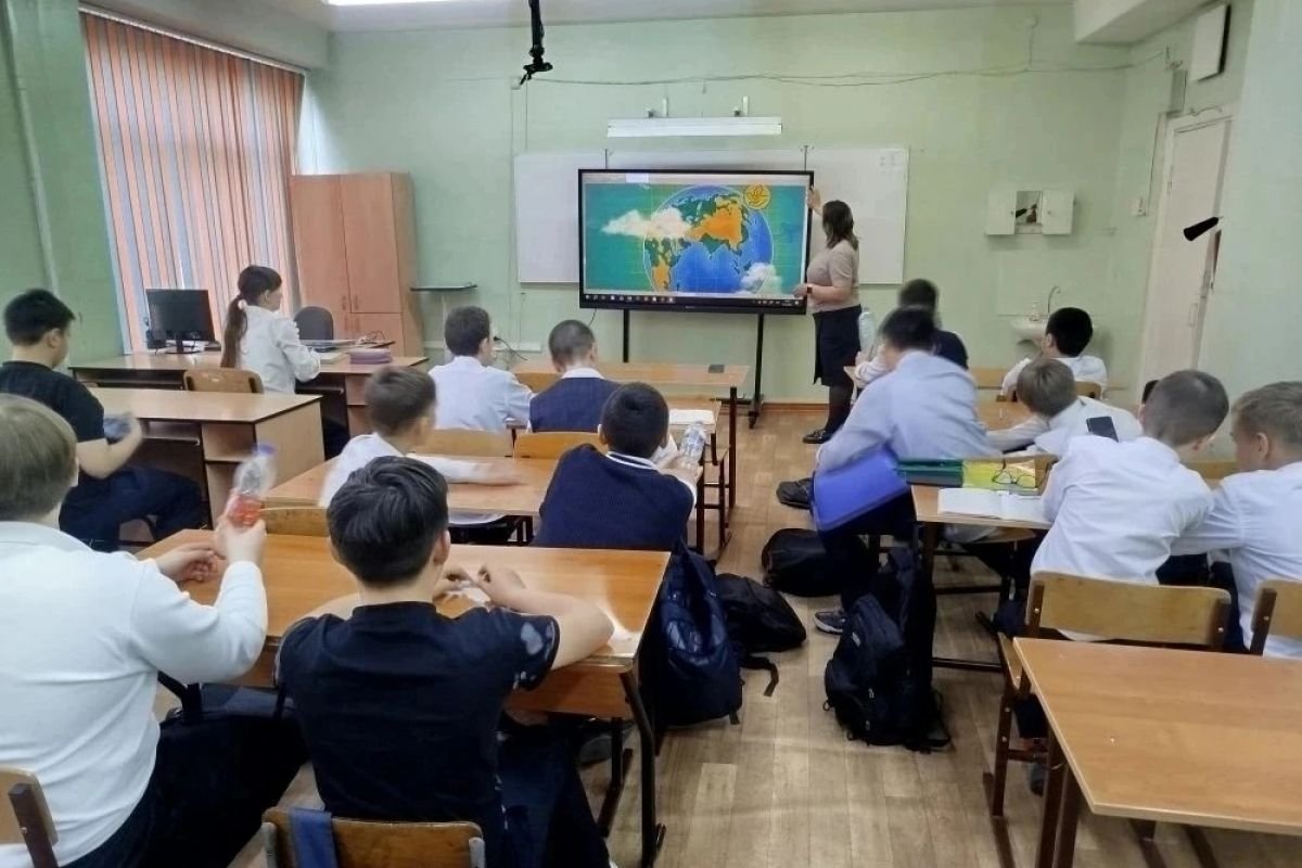 Для учеников Иркутской школы ЕР провела урок, приуроченный ко Дню экологических знаний Иркутское городское отделение &quotЕдиной России&quot