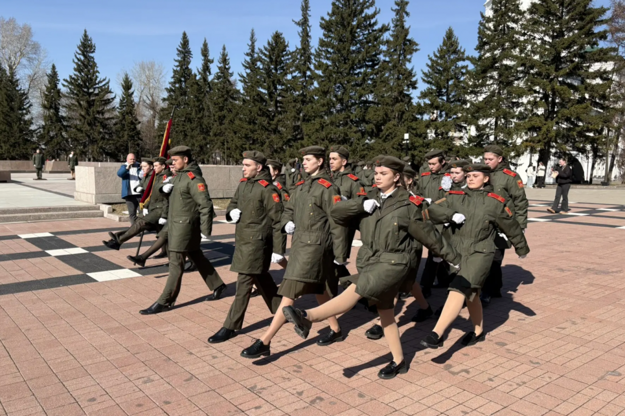 Первые часовые заступили на Вахту памяти в Иркутске пресс-служба правительства Иркутской области