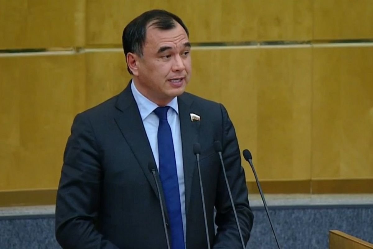 Сергей Тен выступил с предложением ускорить продажу конфискованного у коррупционеров жилья Депутат ГД Сергей Тен