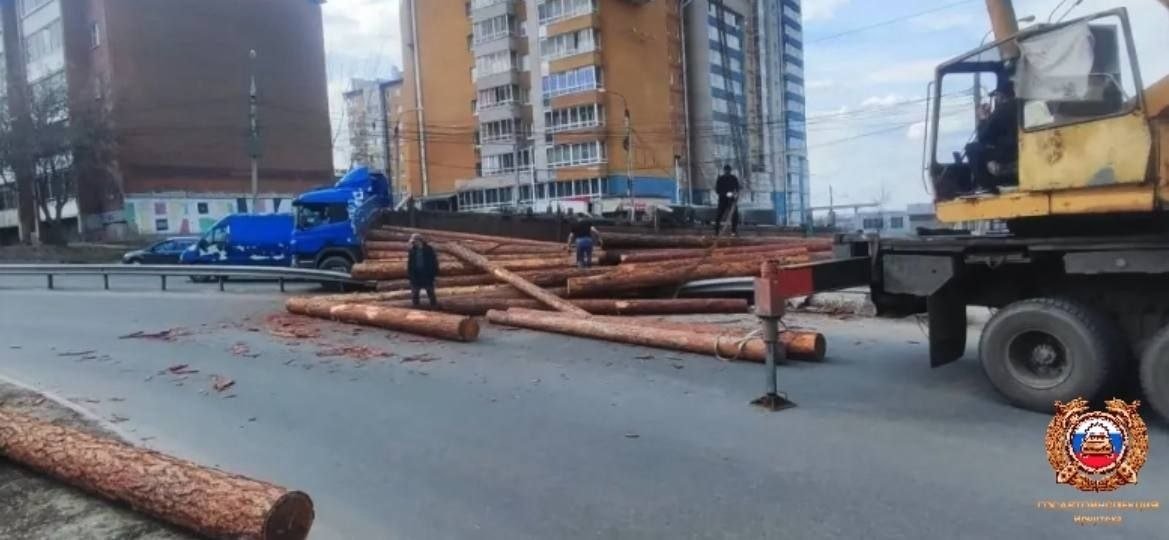 Стали известны подробности аварии с лесовозом на Джамбула в Иркутске Госавтоинспекция региона
