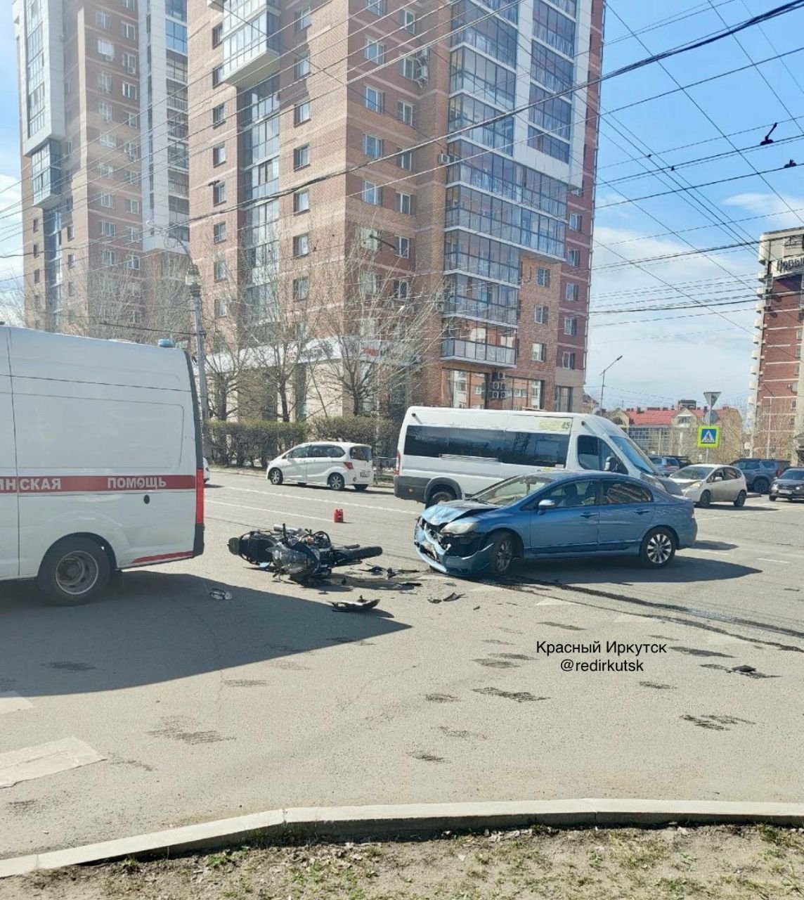 Мотоциклист столкнулся с иномаркой в Иркутске Тг-канал (18+) ДТП38RUS
