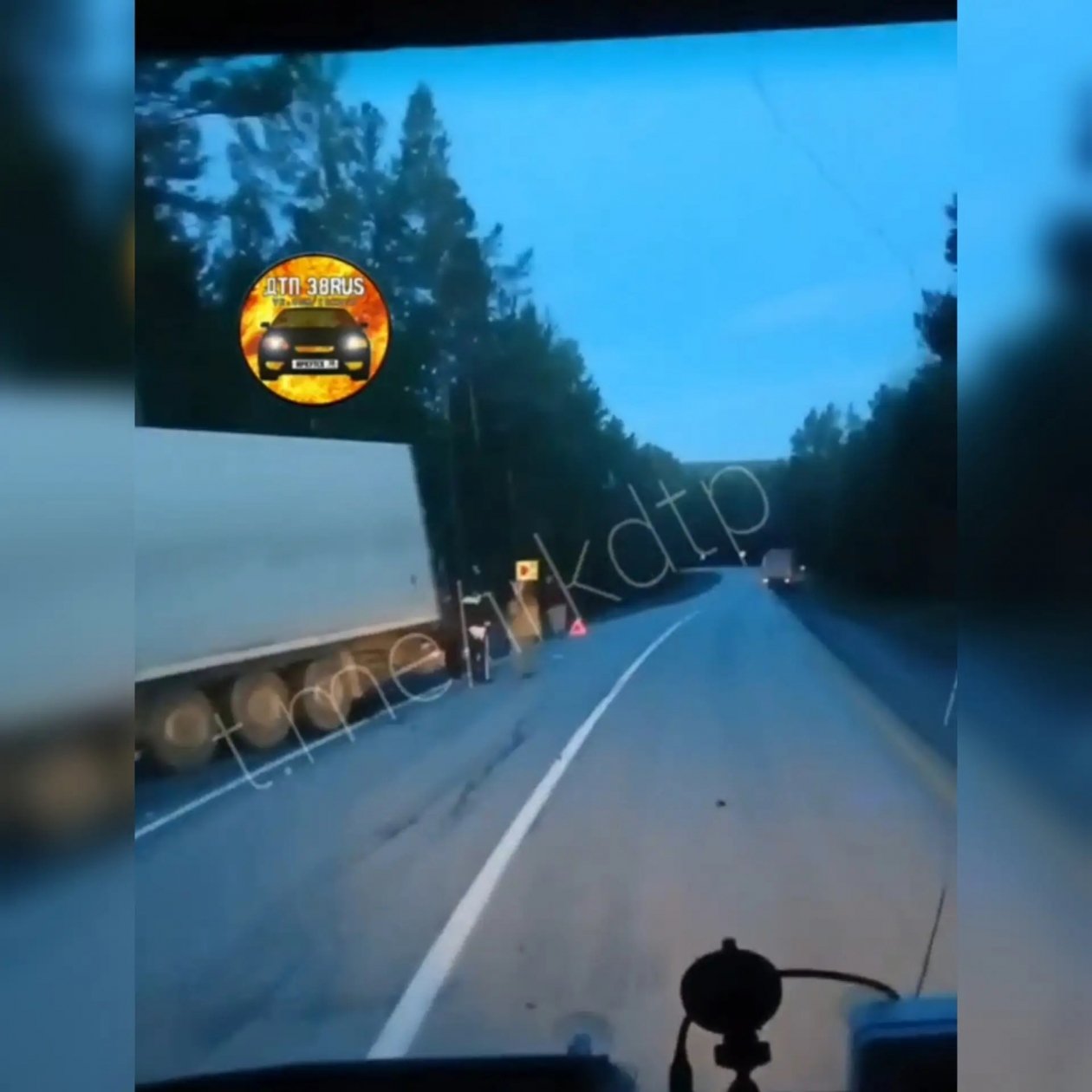 Подробности ДТП в Шелеховском районе уточняются Фото взято из группы &quotДТП38&quot в Телеграм (18+)