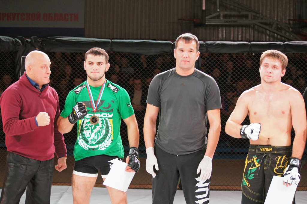 Абдусамад Сангов и Владислав Затрутин, Фото с места события собственное