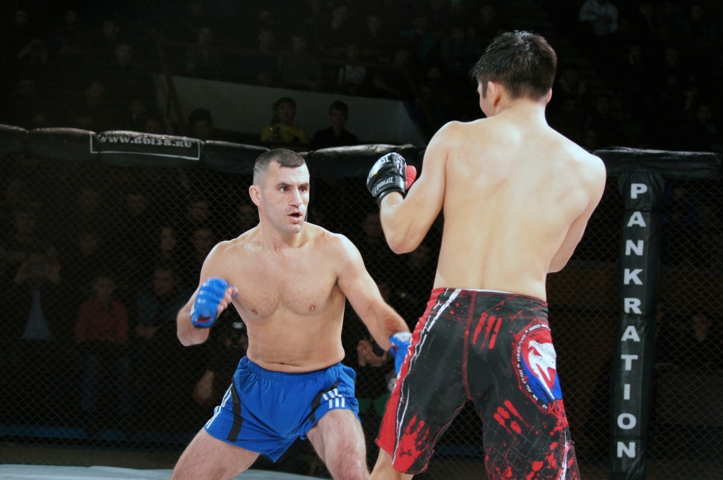 Николай Петров и Кылычбек Уулу Даир, Фото с места события собственное