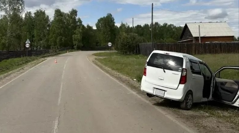 Авто со школьницей за рулем перевернулось под Усольем - пострадали три подростка Госавтоинспекция Иркутской области