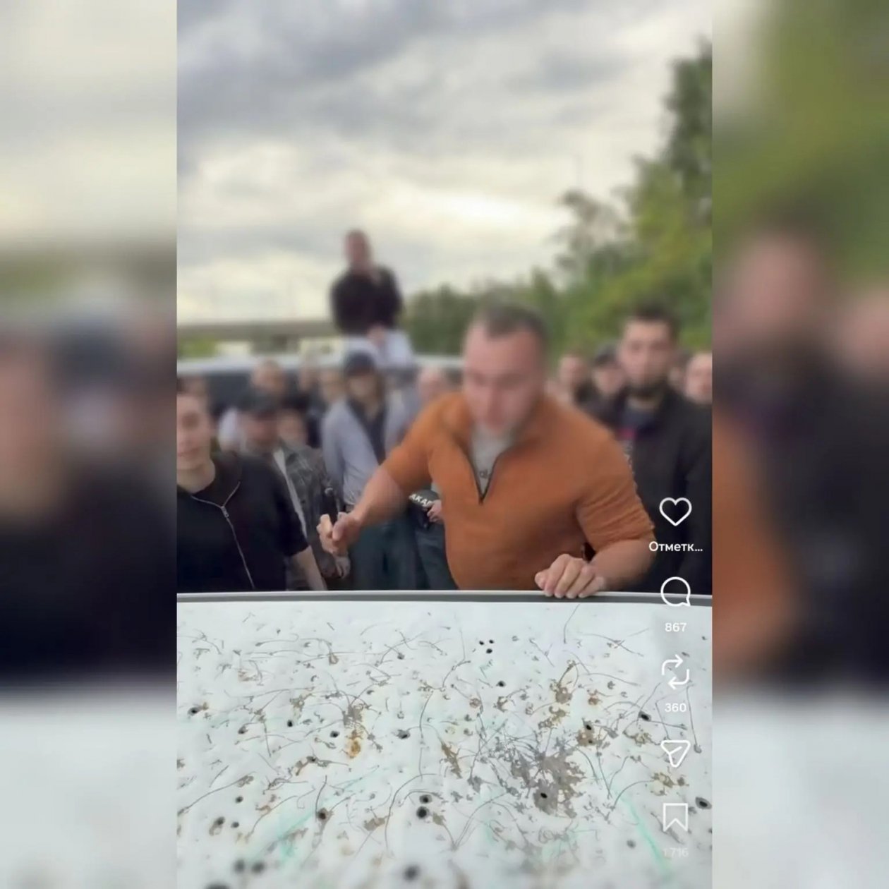 На встречу с блогером пришло несколько десятков человек скриншот из видео соцсетей (18+) Евгения Чеботарёва