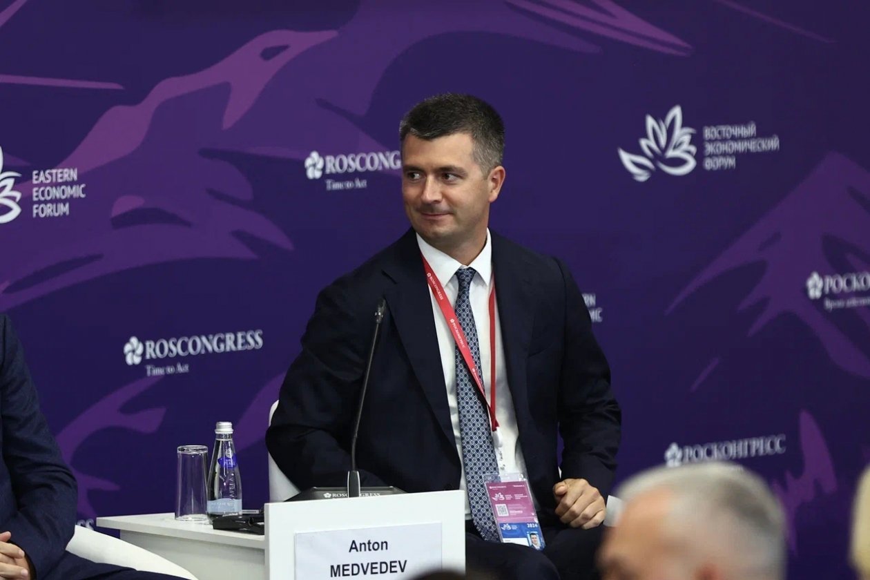 Антон Медведев
