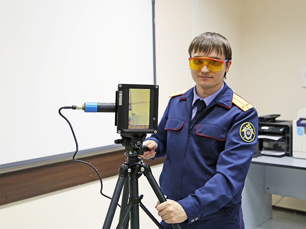 Специальные очки защищают глаза, Фото с места события собственное