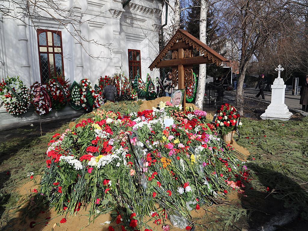Прощание с Валентином Распутиным , Фото с места события собственное