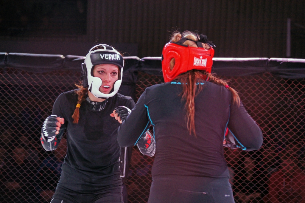 Лина Манжула и Анна Позднякова, Фото с места события собственное