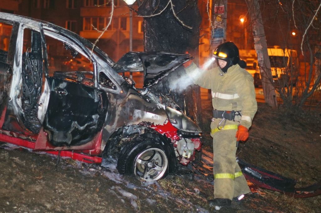Пожарные на ДТП, Фото с места события собственное