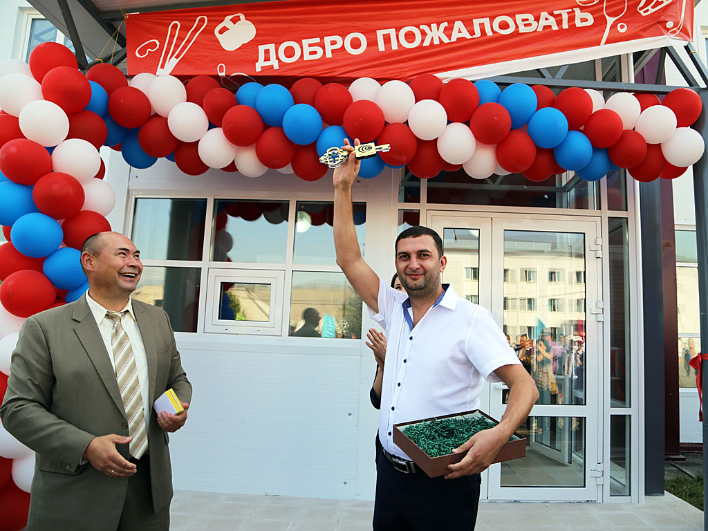Церемония открытия спорткомплекса в Еланцах