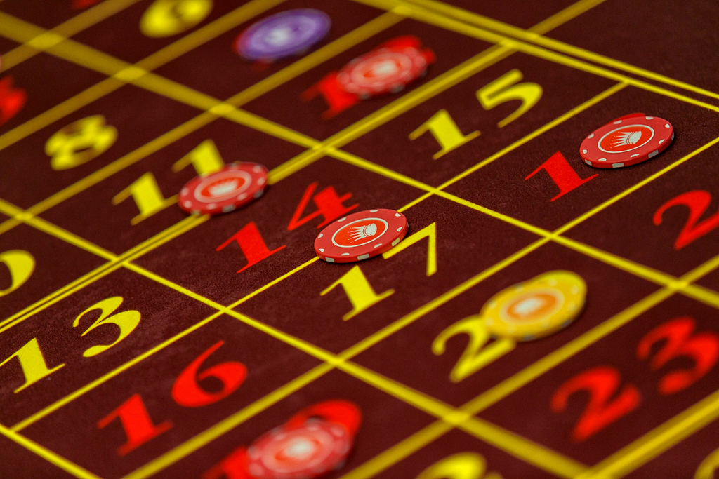 В казино - 67 столов