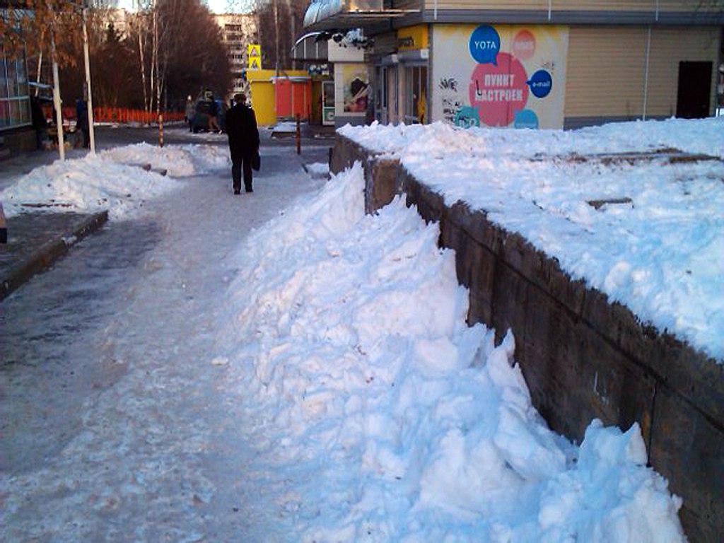 Снег не убирают в Иркутске