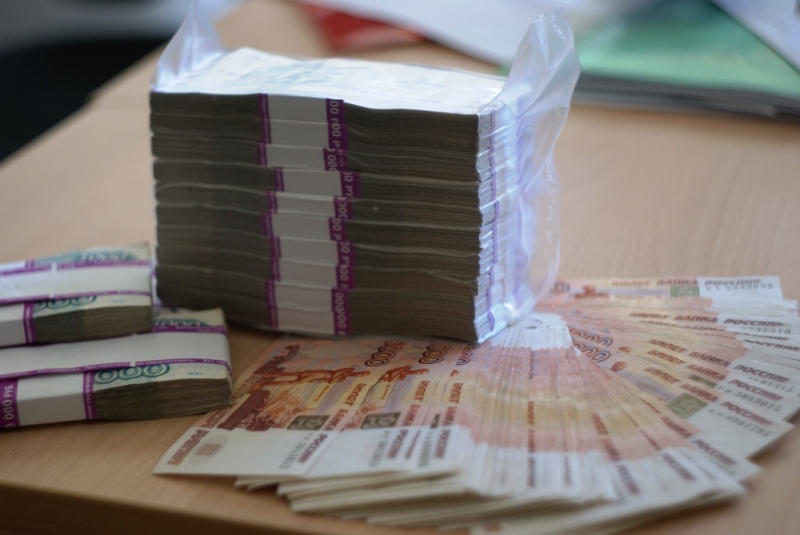 Украинец пытался провезти через границу 500 млн рублей в бензобаке