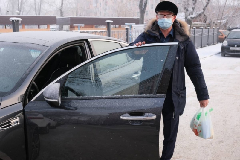 Алексей Савельев возил врача на вызовы к пациентам в Ленинском округе Иркутска