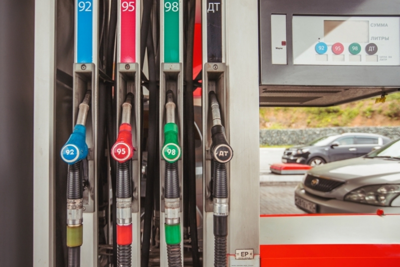 Цены на бензин в Иркутске превысили отметку в 50 рублей за литр