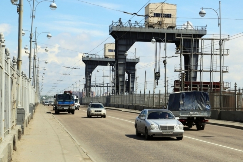 Часть маршрутов могут перенаправить через Академический мост в Иркутске из-за ремонта ГЭС
