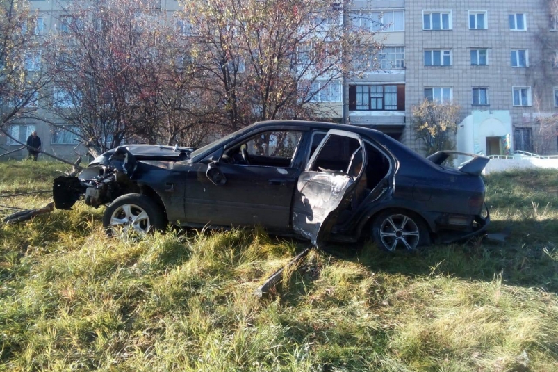 Водитель Honda Civic скрылся с места ДТП в Саянске, бросив в машине зажатого пассажира