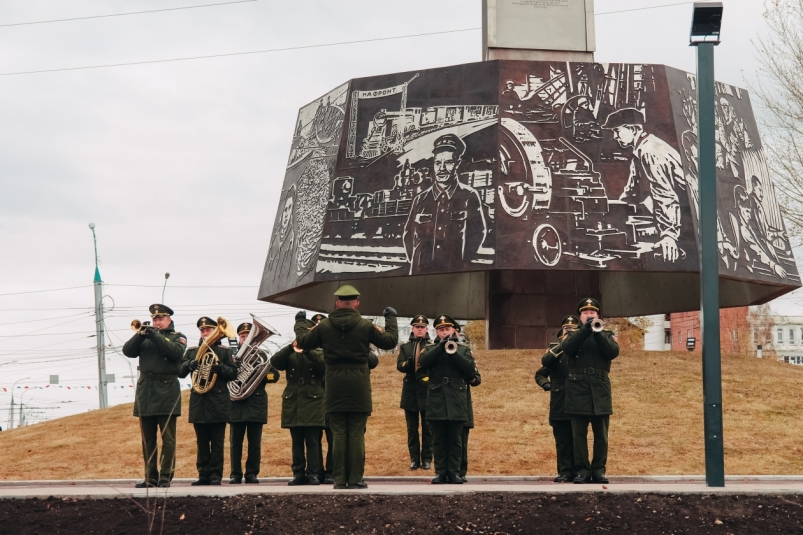Митинг-концерт пройдет у стелы "Иркутск – город трудовой доблести" 1 мая