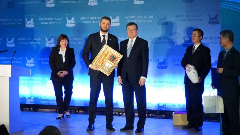 В Иркутске наградили депутатов гордумы разных созывов