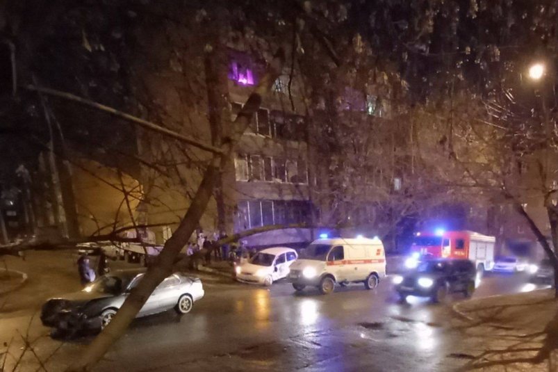 Жёсткая авария с участием двух иномарок произошла на Румянцева в Иркутске