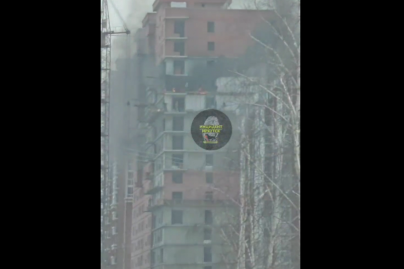 Пожар в строящемся доме произошел в Ново-Ленино в Иркутске