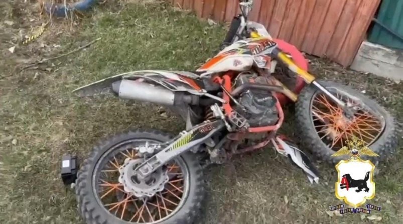 16-летний мотоциклист врезался в забор и попал в больницу в Слюдянке