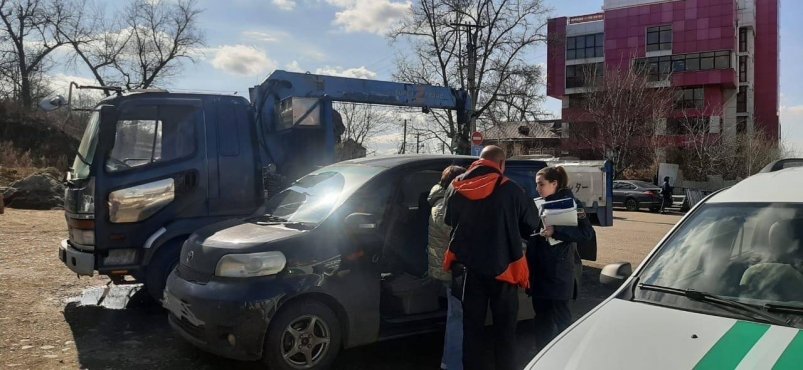 Приставы нашли задолжавшего 1,5 млн водителя авто во время рейдов по парковкам ТЦ Иркутска