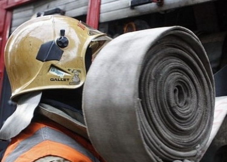 Пожарные вынесли кислородный и два газовых баллона из горящего дома в Иркутске