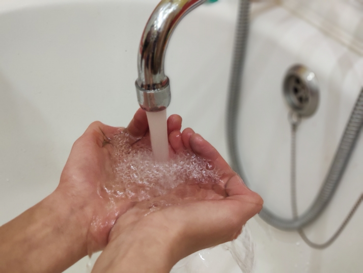 Жители Ангарска жалуются на внезапное отключение горячей воды в разных районах