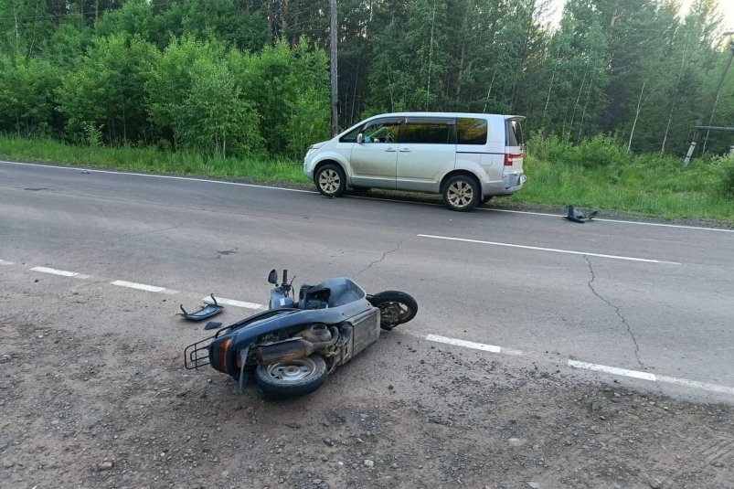 13-летний водитель мопеда получил тяжелые травмы в ДТП в Братском районе