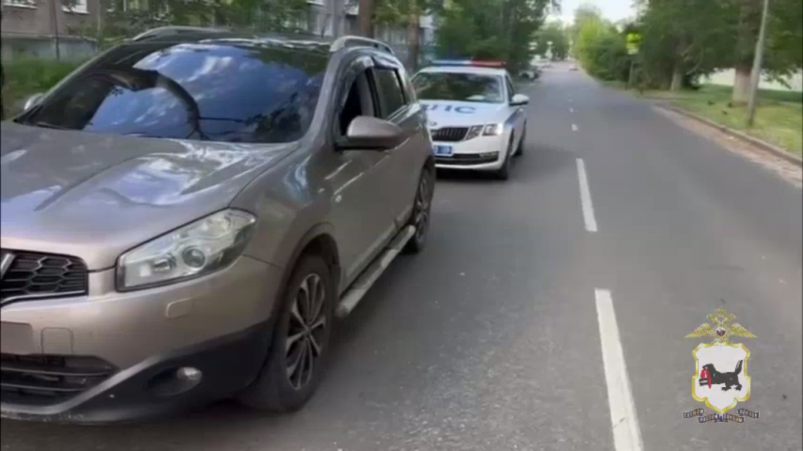 В Ангарске пьяный дачник пытался сбежать от  полицейских на машине без номеров