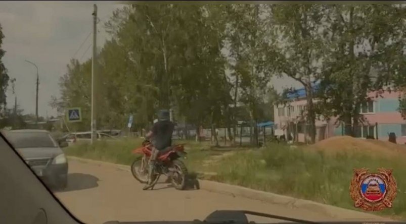 Пьяного мотоциклиста без шлема задержали в Иркутском районе