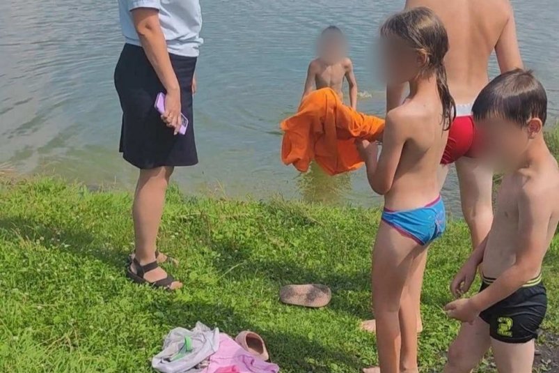 62 случая безнадзорного нахождения детей у воды выявили в Приангарье с начала июля