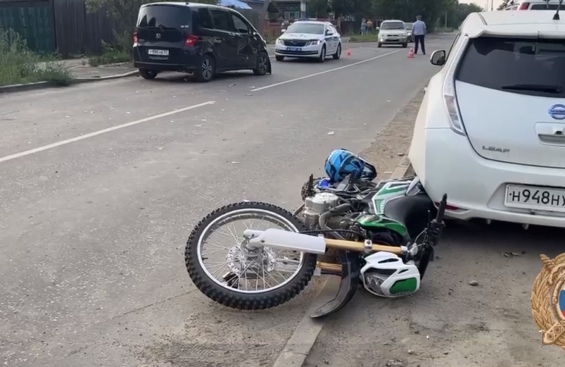 Два подростка на мотоцикле столкнулись с иномаркой в Ангарске