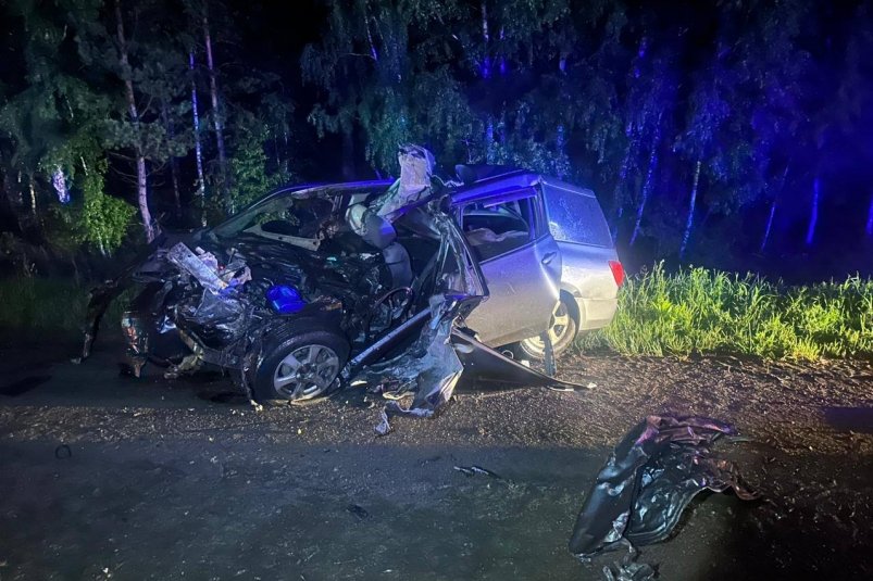 23-летний водитель универсала разбился в ДТП с тягачом на дороге в Иркутском районе