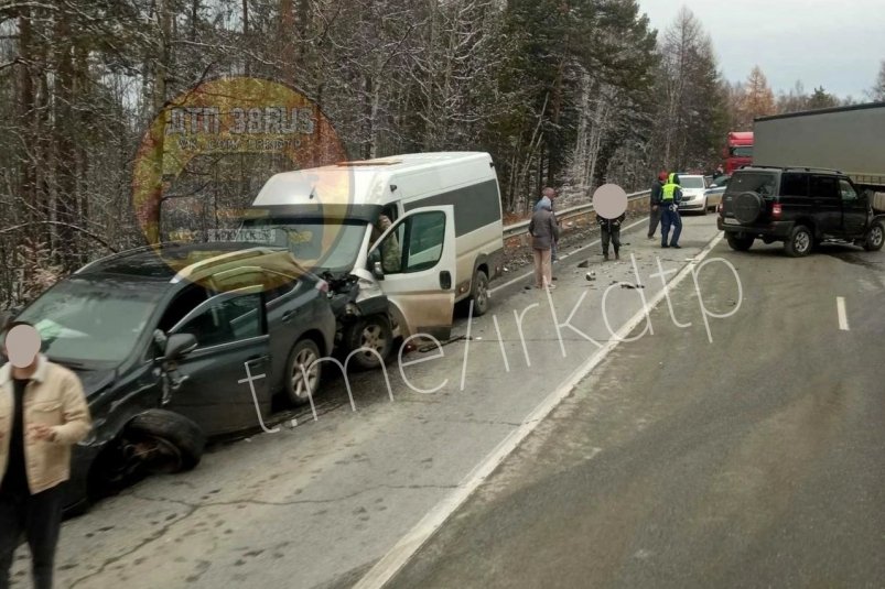 Жесткое ДТП с участием нескольких автомобилей произошло в Слюдянском районе