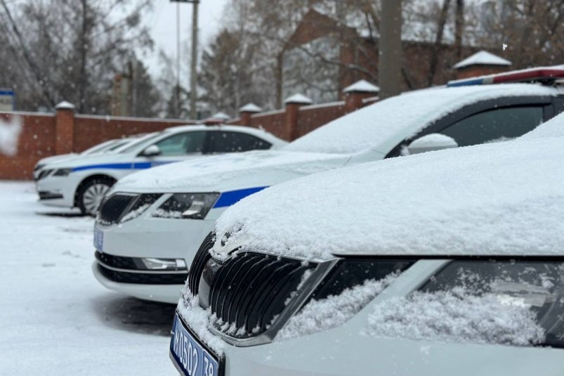 Из-за сильного снегопада автомобилистов призывают быть крайне внимательными в Иркутске