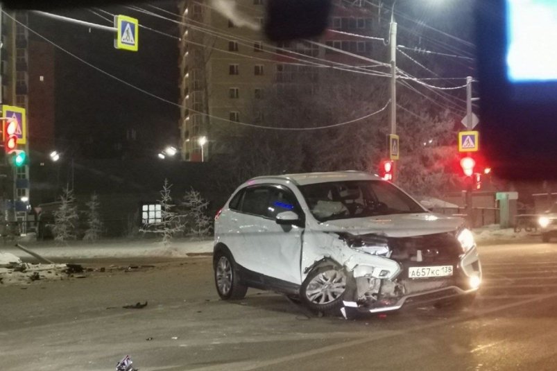 ДТП на перекрестке произошло в микрорайоне Приморский в Иркутске