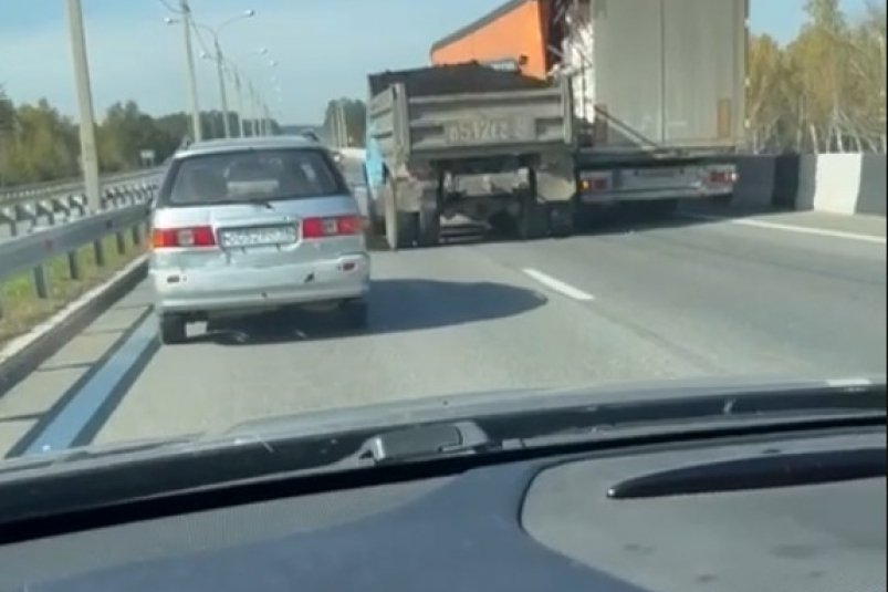 Три автомобиля столкнулись на Китойском мосту в Усольском районе