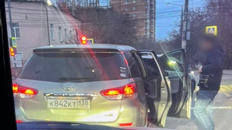 Словесная перепалка между мужчинами переросла в конфликт с преследованием в Иркутске