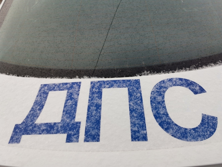 В Тулунском районе автоинспекторы экстренно доставили водителя с болью в груди в больницу