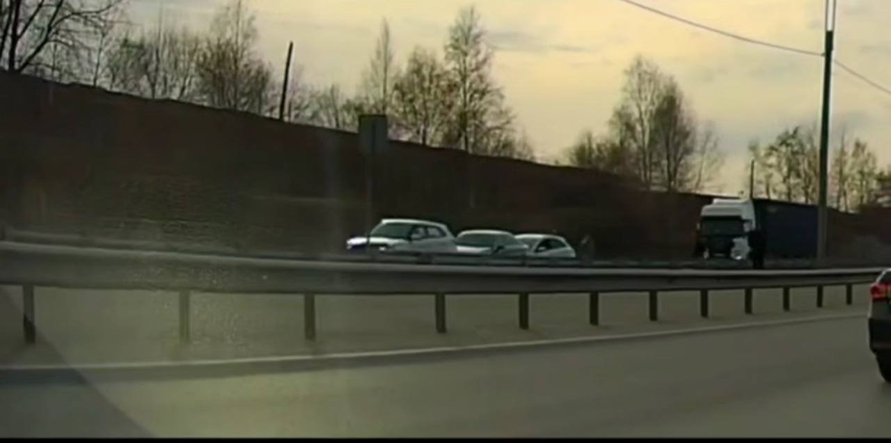 Три машины столкнулись на объездной Ново-Ленино в Иркутске Группа &quotДТП 38RUS&quot (18+)