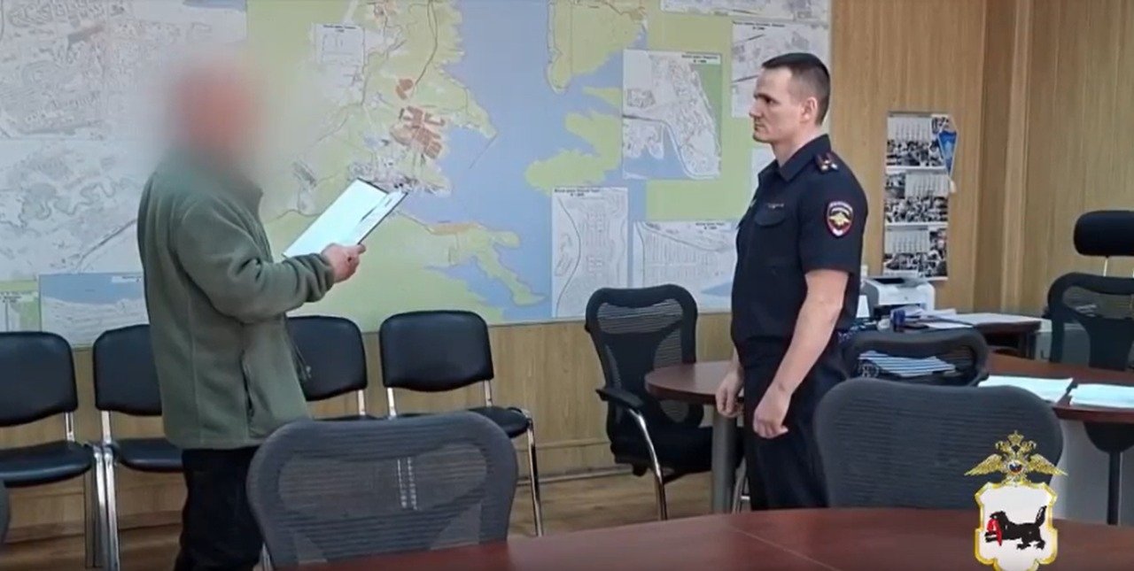 В Братске уроженец Казахстана получил российский паспорт после участия в СВО ГУ МВД России по региону