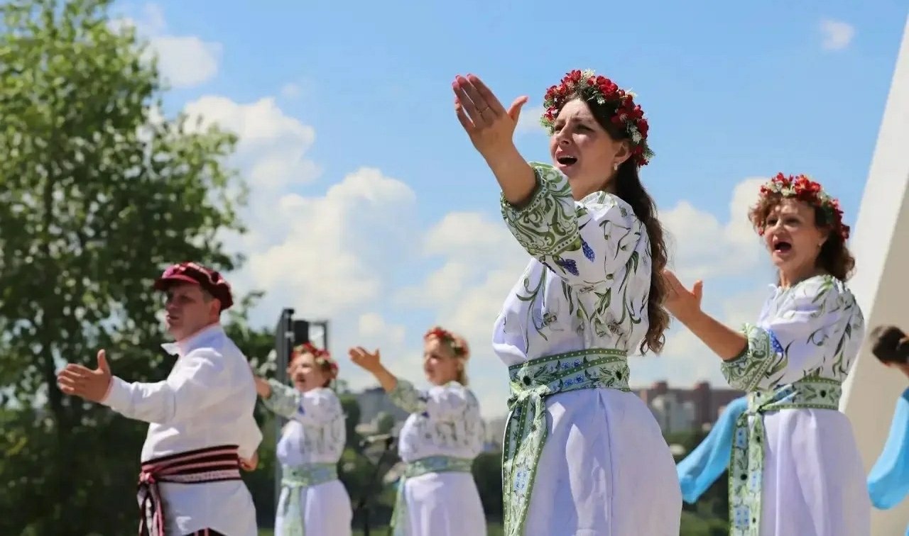 30 тысяч жителей и гостей Иркутска празднуют юбилей города на Юности и Конном