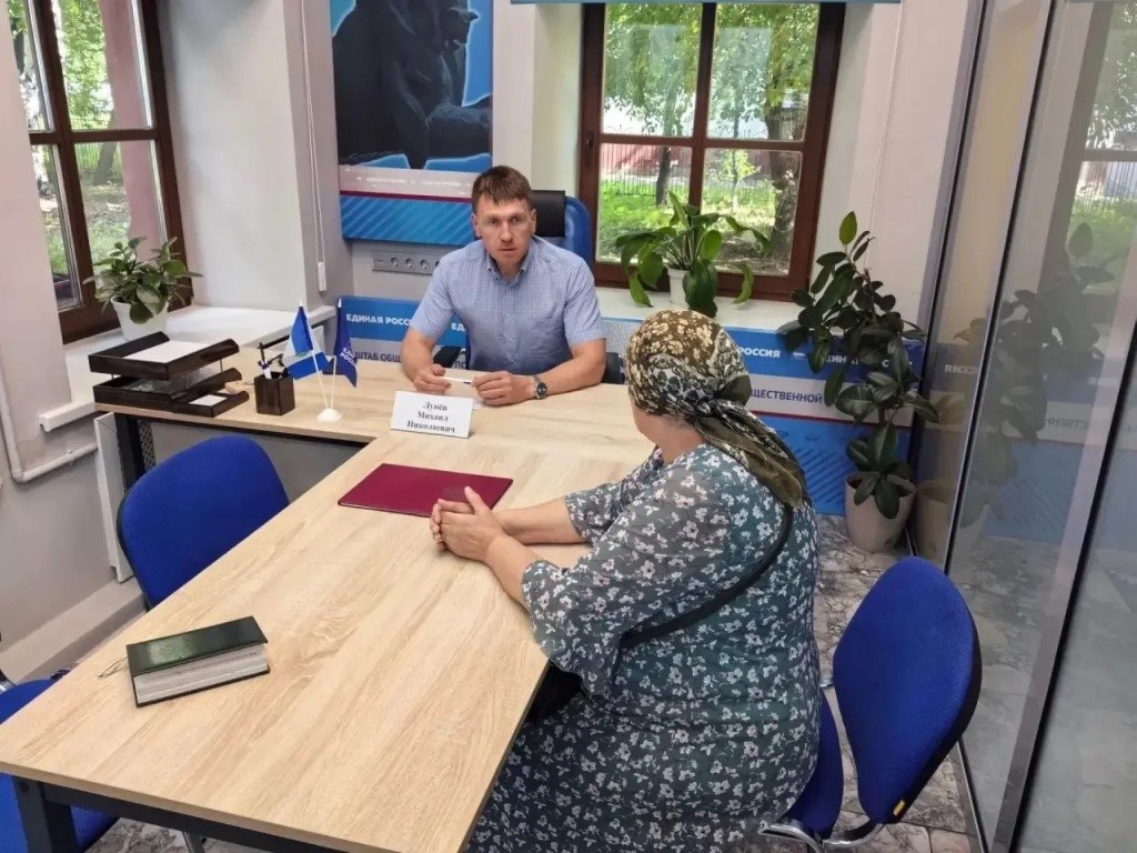 Депутаты думы Иркутска Леонид Усов и Михаил Лунёв провели приемы граждан Дума Иркутска