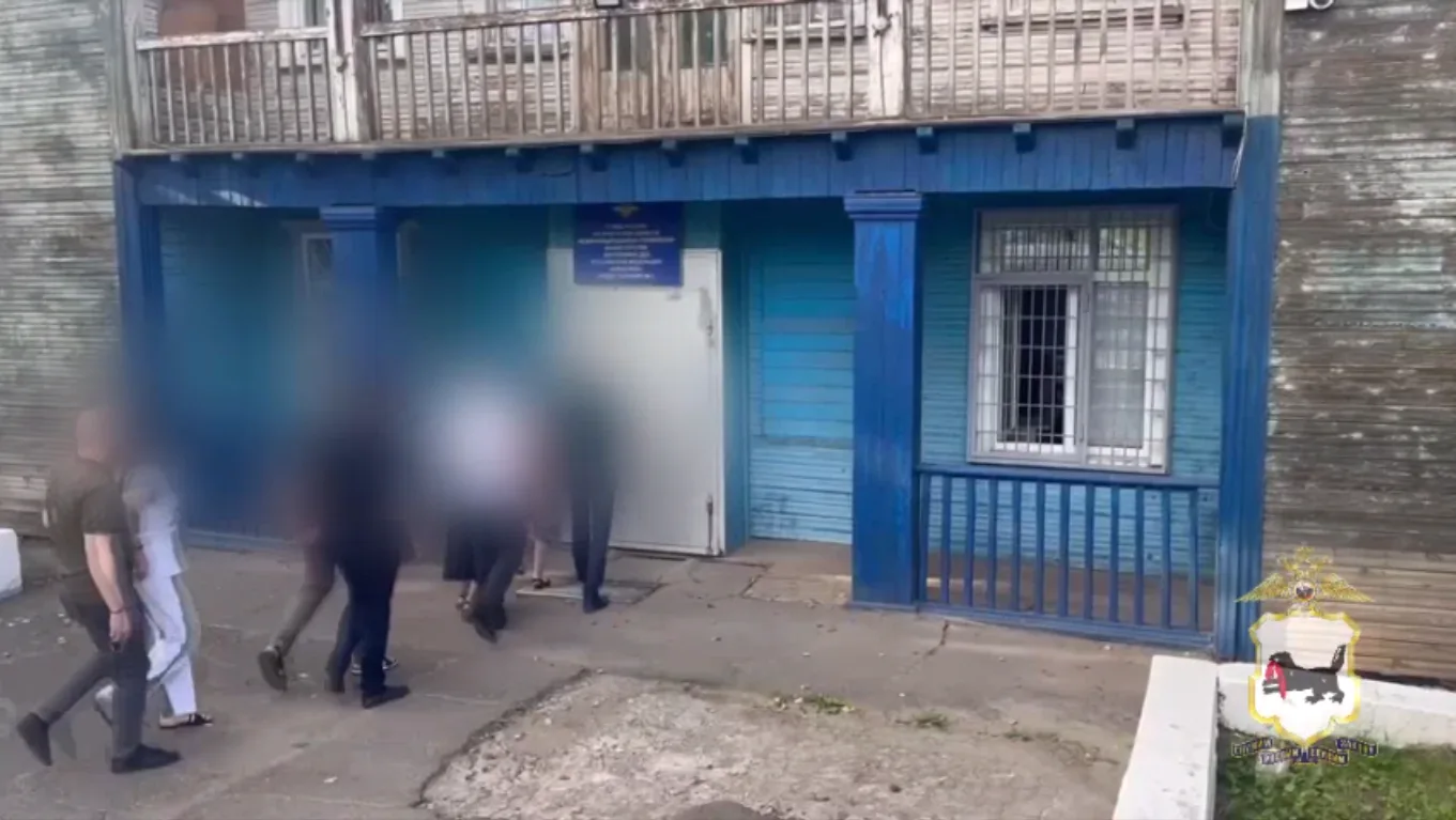 В Братске этническая группа украла у пенсионерки деньги и ноутбук ГУ МВД России по региону