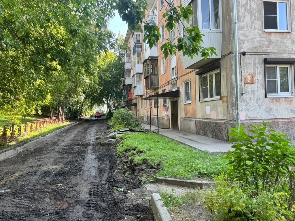 Депутаты думы Иркутска совместно с администрацией и УК благоустраивают округа Пресс-служба думы Иркутска